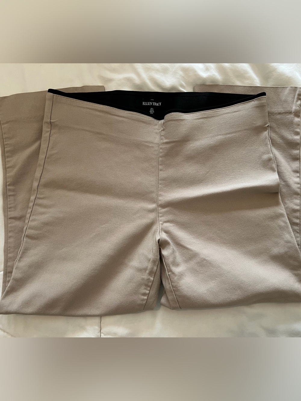 Ellen Tracy Capri Pants, Tan, Size Large, Stretchy Pull-on